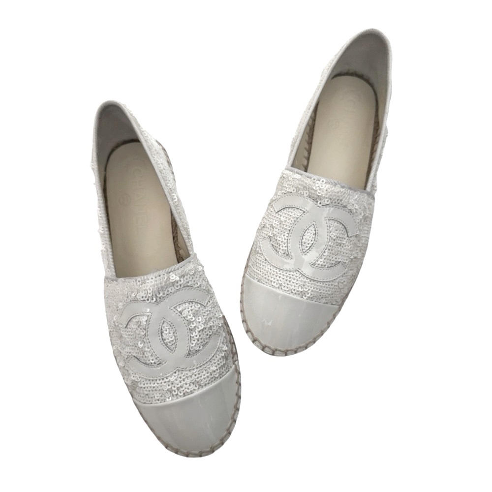 🆕💞CHANEL White Sequins Patent Leather CC Logo Cap Toe Espadrilles Flats • EU 37 - Picture 2 of 15